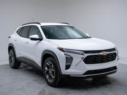 New 2026 Chevrolet Trax LT w/ Driver Confidence Package image 11