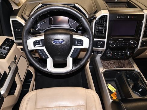 Certified 2019 Ford F350 Lariat w/ Lariat Ultimate Package image 24