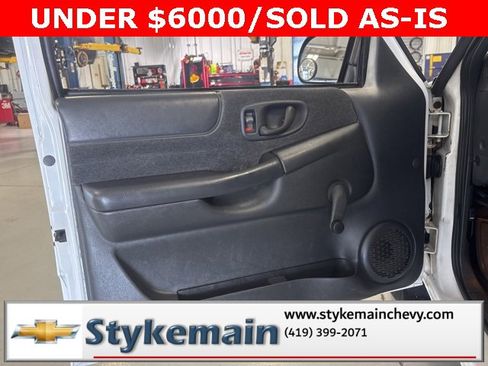 Used 2000 Chevrolet S10 Pickup LS w/ Preferred Equipment Group image 14