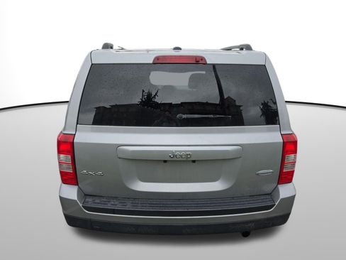 Used 2017 Jeep Patriot Latitude image 3