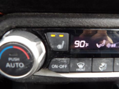 Used 2020 Nissan Versa SR w/ Convenience Package image 19