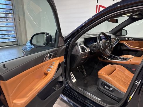 Used 2024 BMW X7 xDrive40i w/ M Sport Package image 13