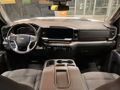 Used 2024 Chevrolet Silverado 2500 LT image 24