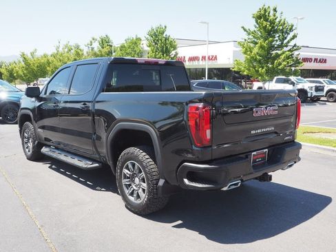 Used 2024 GMC Sierra 1500 AT4 w/ Technology Package AWD/4WD image 5