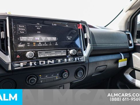 Certified 2025 Nissan Frontier SV image 41