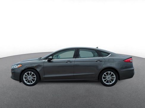 Used 2020 Ford Fusion SE FWD image 5