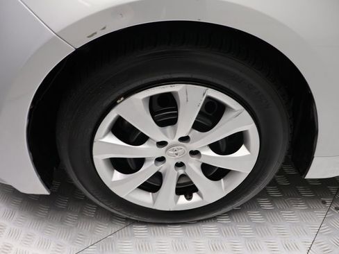 Used 2023 Toyota Corolla LE FWD image 4