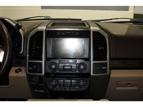 Used 2018 Ford F150 Lariat image 17