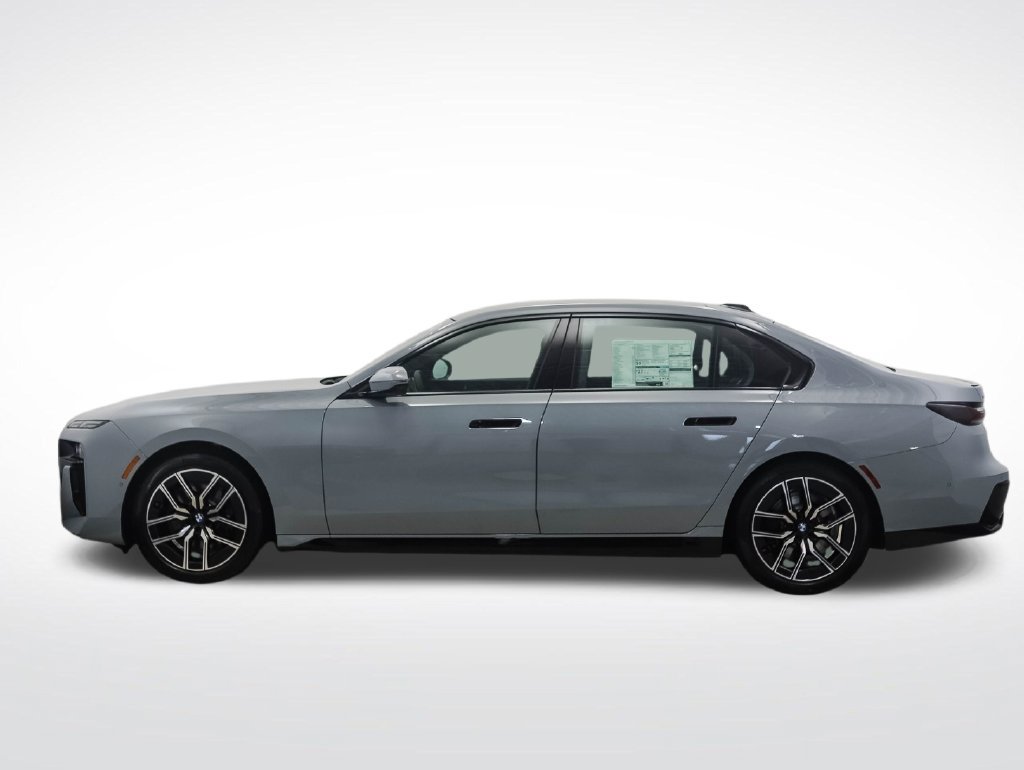 Used 2026 BMW 740i xDrive w/ Premium Package AWD/4WD image 2