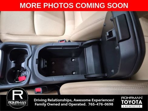 Used 2019 Toyota RAV4 XLE w/ Convenience Package FWD image 26