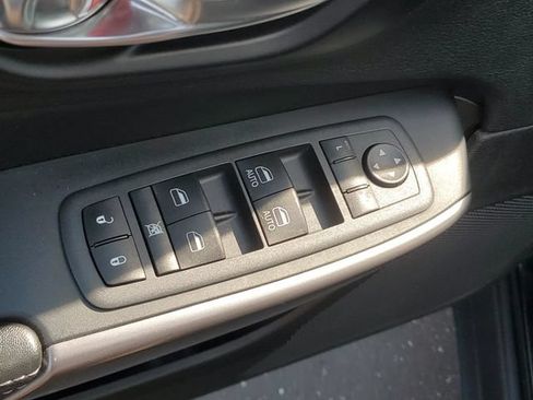 Used 2022 Jeep Cherokee Latitude w/ Sun & Sound Group AWD/4WD image 17