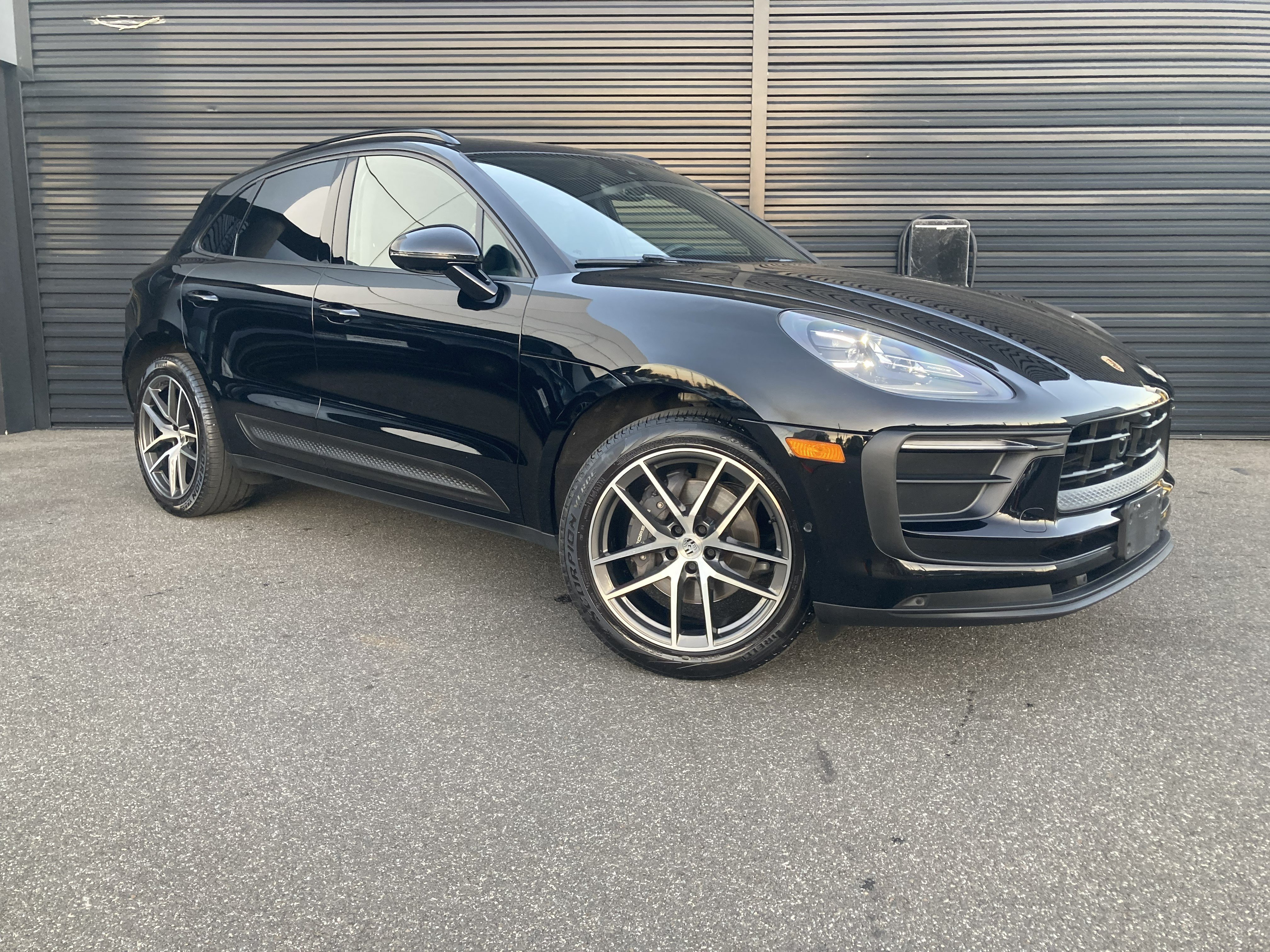 Certified 2024 Porsche Macan AWD/4WD image 11