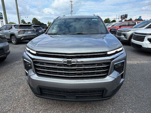 New 2026 Chevrolet Traverse LT w/ Driver Confidence Package FWD image 2