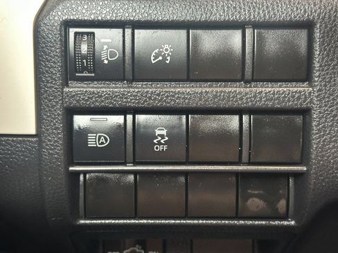 Used 2024 Toyota Tacoma TRD Off-Road AWD/4WD image 30