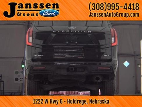 Used 2025 Ford Expedition Max Active AWD/4WD image 6