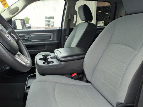 Used 2023 RAM 1500 Classic SLT AWD/4WD image 5