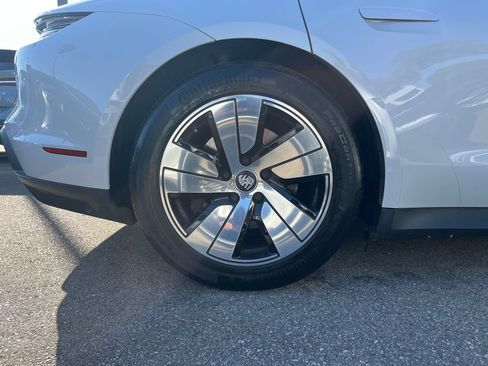 Used 2023 Porsche Taycan RWD image 5