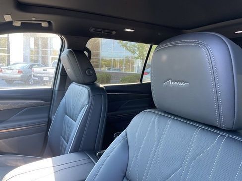 New 2026 Buick Enclave Avenir w/ Super Cruise Package image 5
