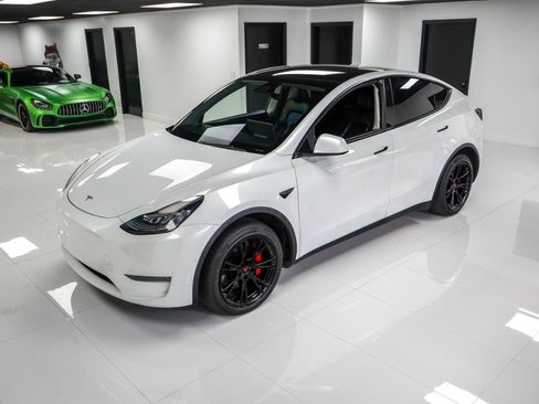Used 2020 Tesla Model Y Long Range AWD/4WD image 2