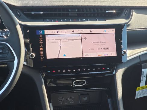 New 2026 Jeep Grand Cherokee Laredo image 3