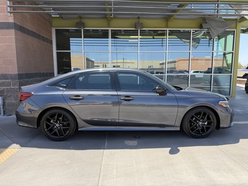 Used 2025 Honda Civic Sport image 9