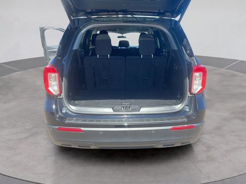 Used 2023 Ford Explorer XLT AWD/4WD image 15