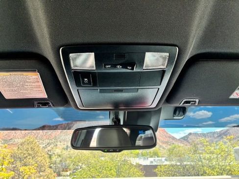 Used 2018 Toyota Tacoma TRD Sport w/ Technology Package image 17