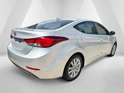 Used 2016 Hyundai Elantra SE w/ Option Group 02 FWD image 7