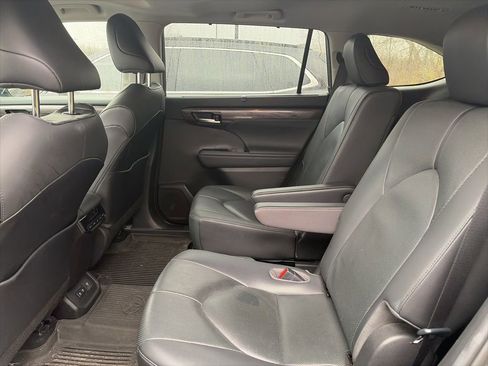 Used 2020 Toyota Highlander Limited image 5