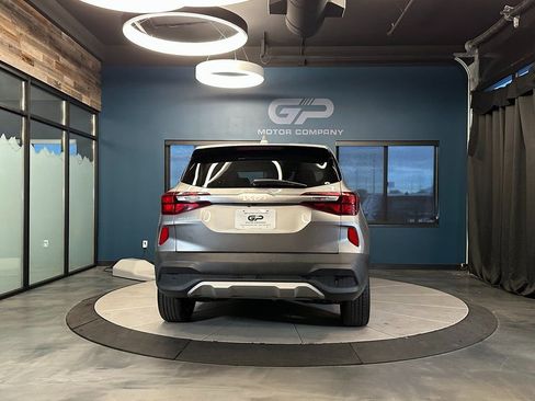 Used 2023 Kia Seltos LX AWD/4WD image 4