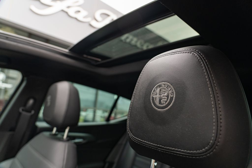 New 2024 Alfa Romeo Tonale Ti AWD/4WD image 14