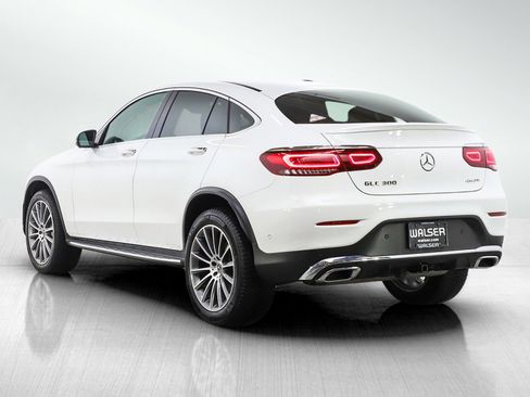 Used 2020 Mercedes-Benz GLC 300 4MATIC Coupe image 3