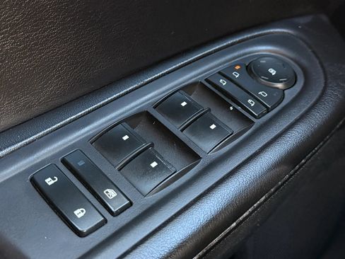 Used 2016 GMC Acadia SLT w/ Premium Edition AWD/4WD image 25
