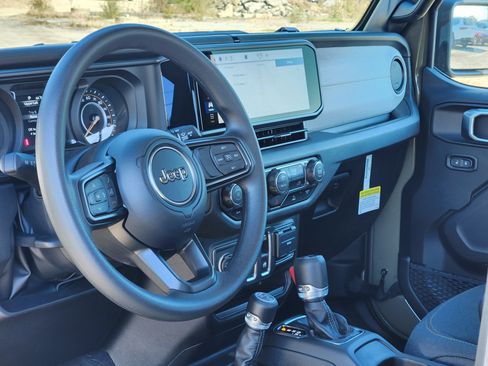 Used 2026 Jeep Wrangler Sport image 13