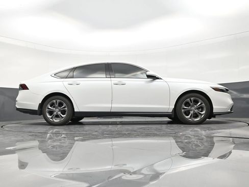 Used 2024 Honda Accord EX image 25