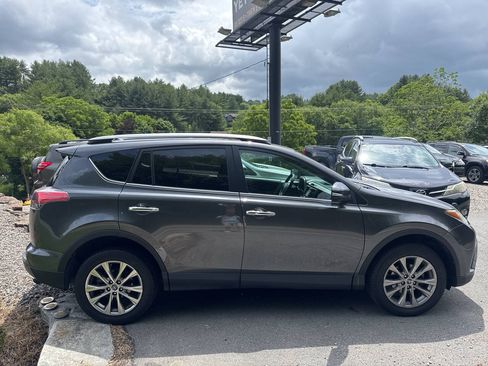 Used 2017 Toyota RAV4 Limited AWD/4WD image 3