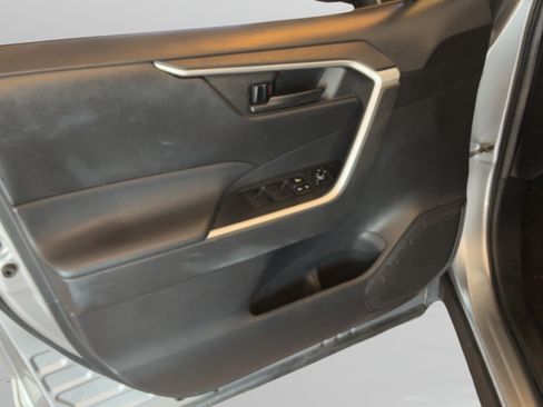 Certified 2022 Toyota RAV4 LE AWD/4WD image 26