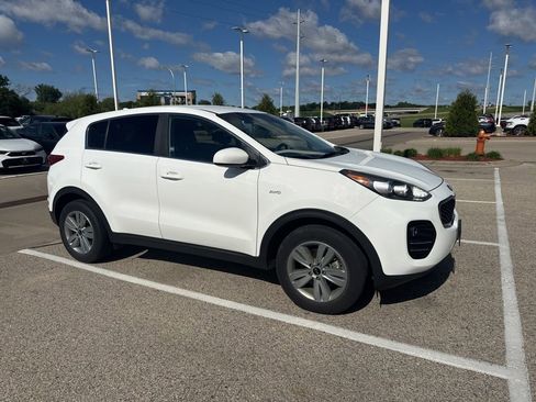 Used 2017 Kia Sportage LX AWD/4WD image 2