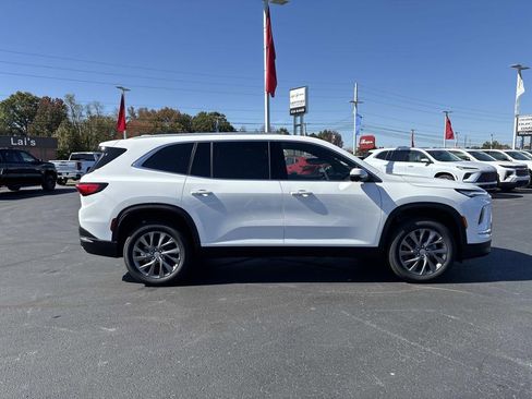 New 2026 Buick Enclave Preferred w/ LPO, Floor Liner Package image 8