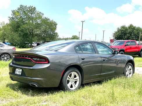 Used 2020 Dodge Charger SXT w/ Leather Interior Group RWD image 5