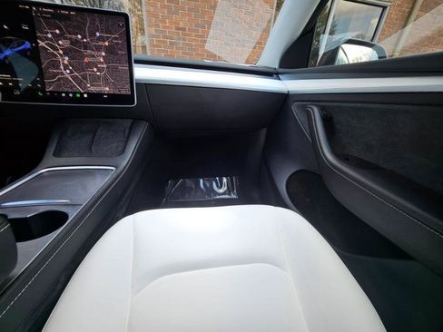 Used 2023 Tesla Model Y Long Range image 54