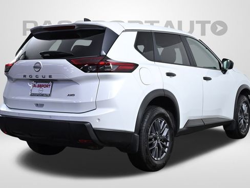 Certified 2025 Nissan Rogue S image 10