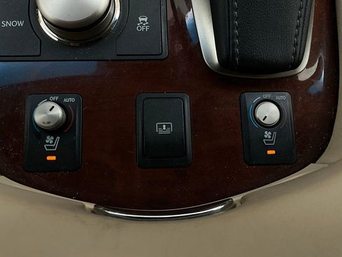 Used 2014 Lexus LS 460 w/ Comfort Package image 24