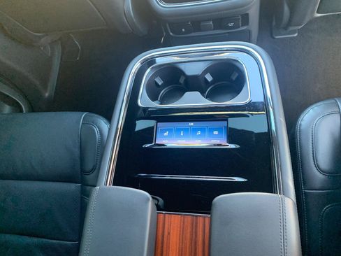 Used 2024 Lincoln Navigator Reserve AWD/4WD image 11