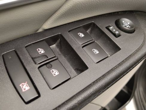 Used 2017 GMC Terrain SLE FWD image 27