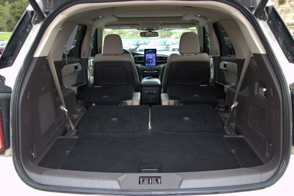 Used 2020 Ford Explorer Platinum w/ Premium Technology Package AWD/4WD image 44