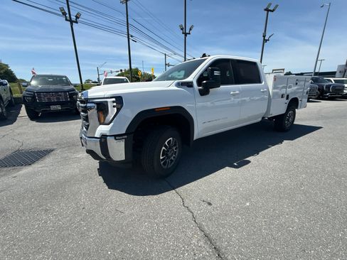 New 2026 GMC Sierra 3500 SLE w/ SLE Convenience Package AWD/4WD image 2