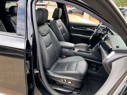 Used 2022 Cadillac XT6 Sport AWD/4WD image 9