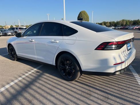 New 2025 Honda Accord SE image 4