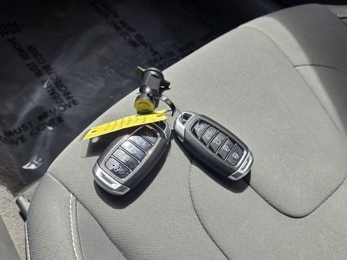 Used 2023 Hyundai Elantra Blue FWD image 17
